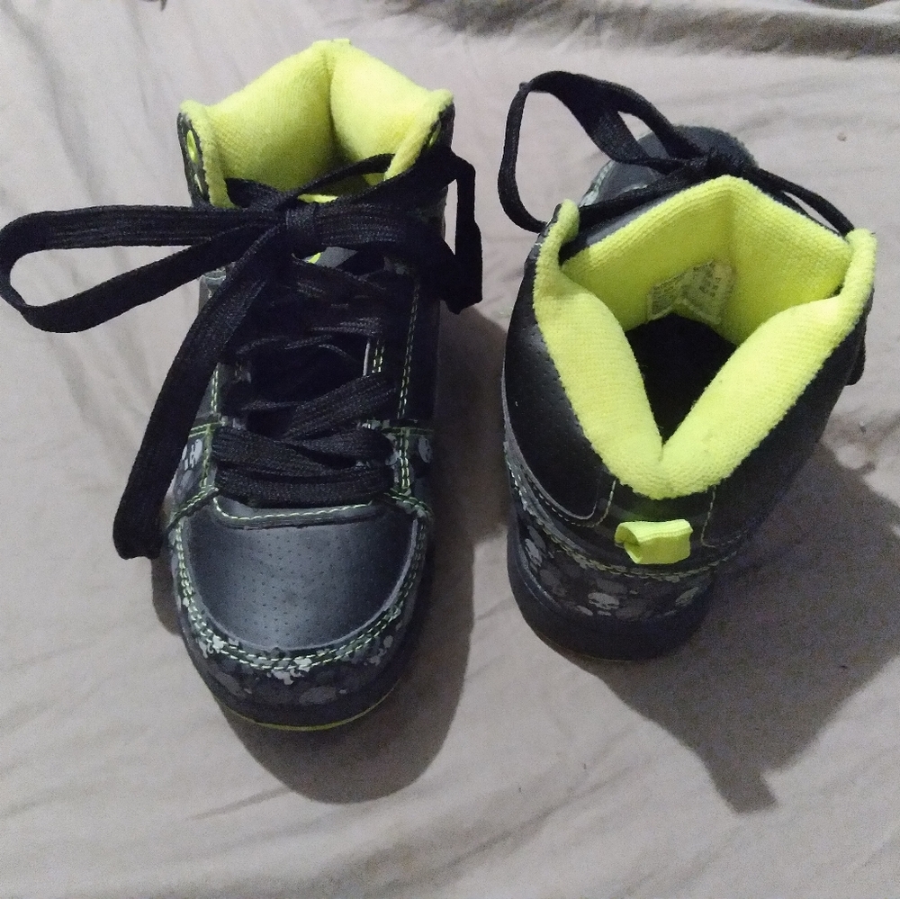 Op boys shoes
